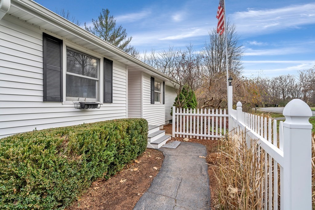 1 Autumn Road Medway, MA 02053 - Photo 5 of 42 Gallery Image 5