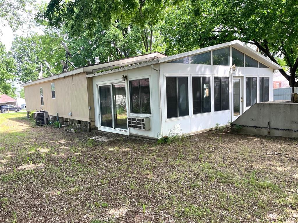 1309 North 9th Street Independence, KS 67301 - Photo 11 of 42