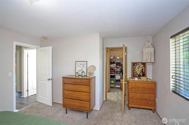 a en suite bathroom with a sink and a mirror