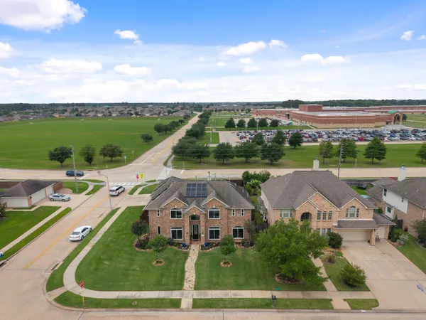 $524,000 | 19015 Rustling Ridge Drive, Tomball, TX 77377