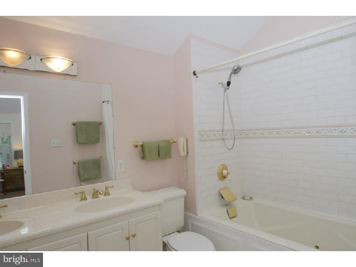 22 Briar Road Wayne, PA 19087 - Photo 14 of 25 Master Bathroom