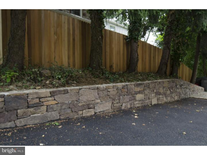 22 Briar Road Wayne, PA 19087 - Photo 19 of 25 Driveway