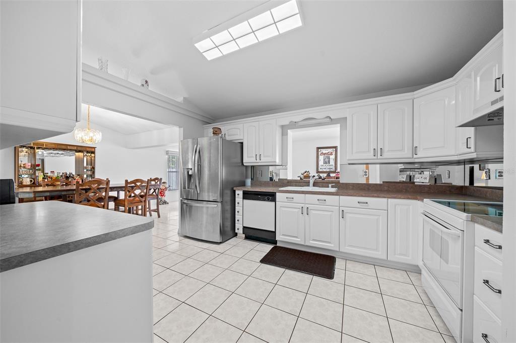 13027 Northeast 7th Loop Silver Springs, FL 34488 - Photo 24 of 55