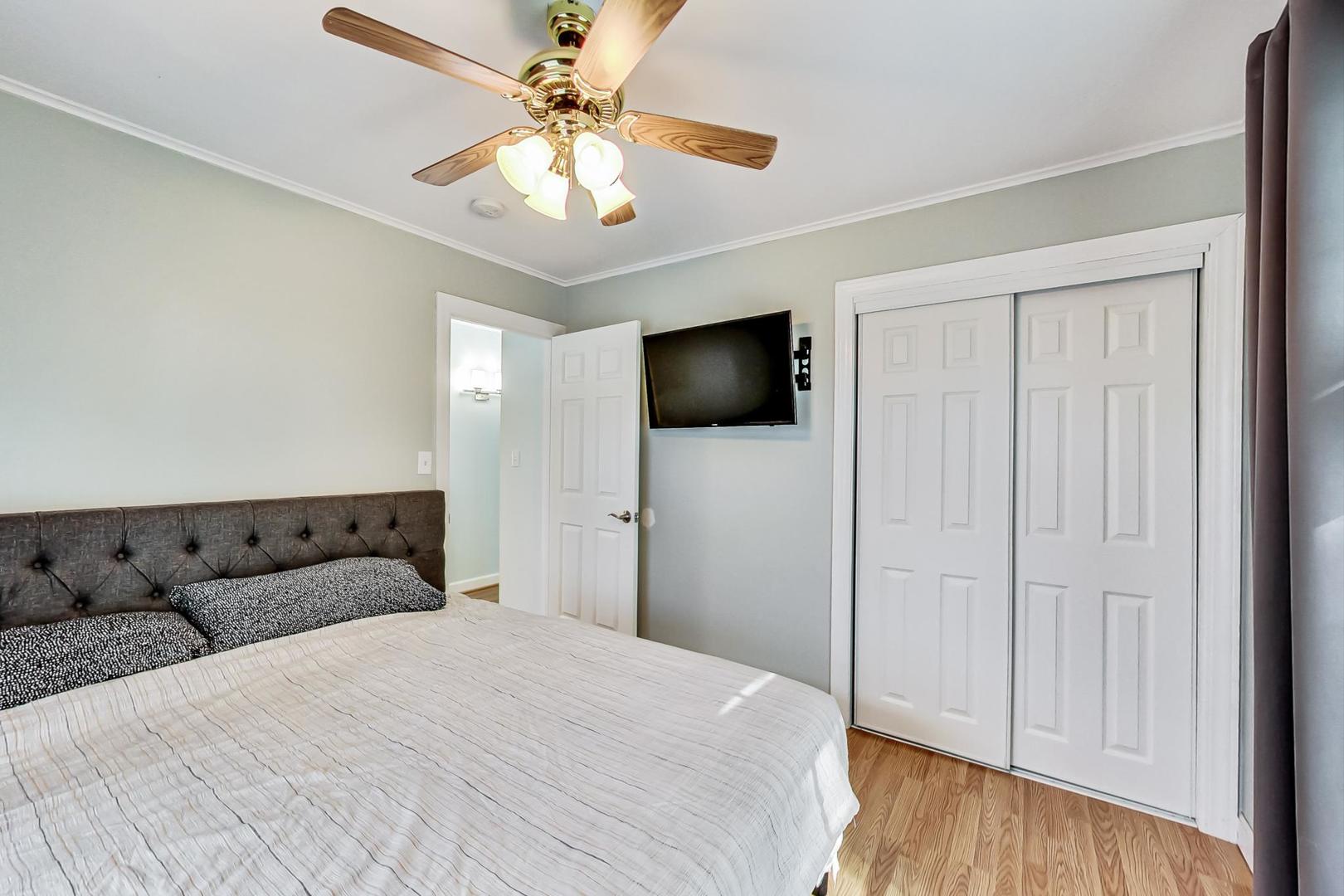 2415 Plum Tree Road Lindenhurst, IL 60046 - Photo 11 of 27 Gallery Image 11