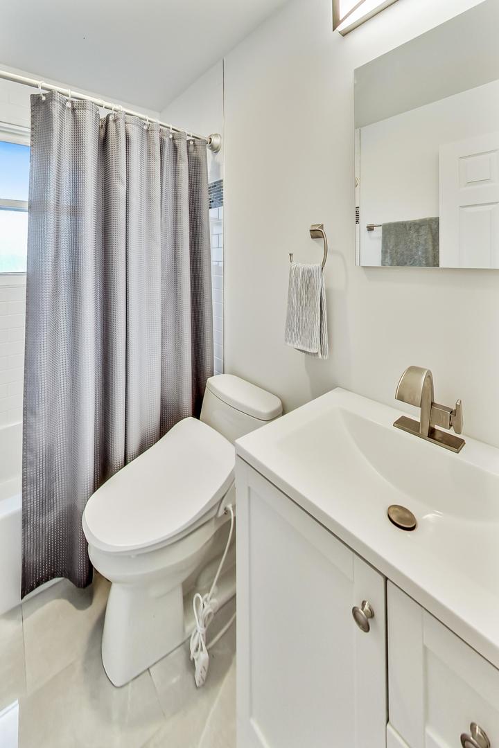 2415 Plum Tree Road Lindenhurst, IL 60046 - Photo 18 of 27 Gallery Image 18