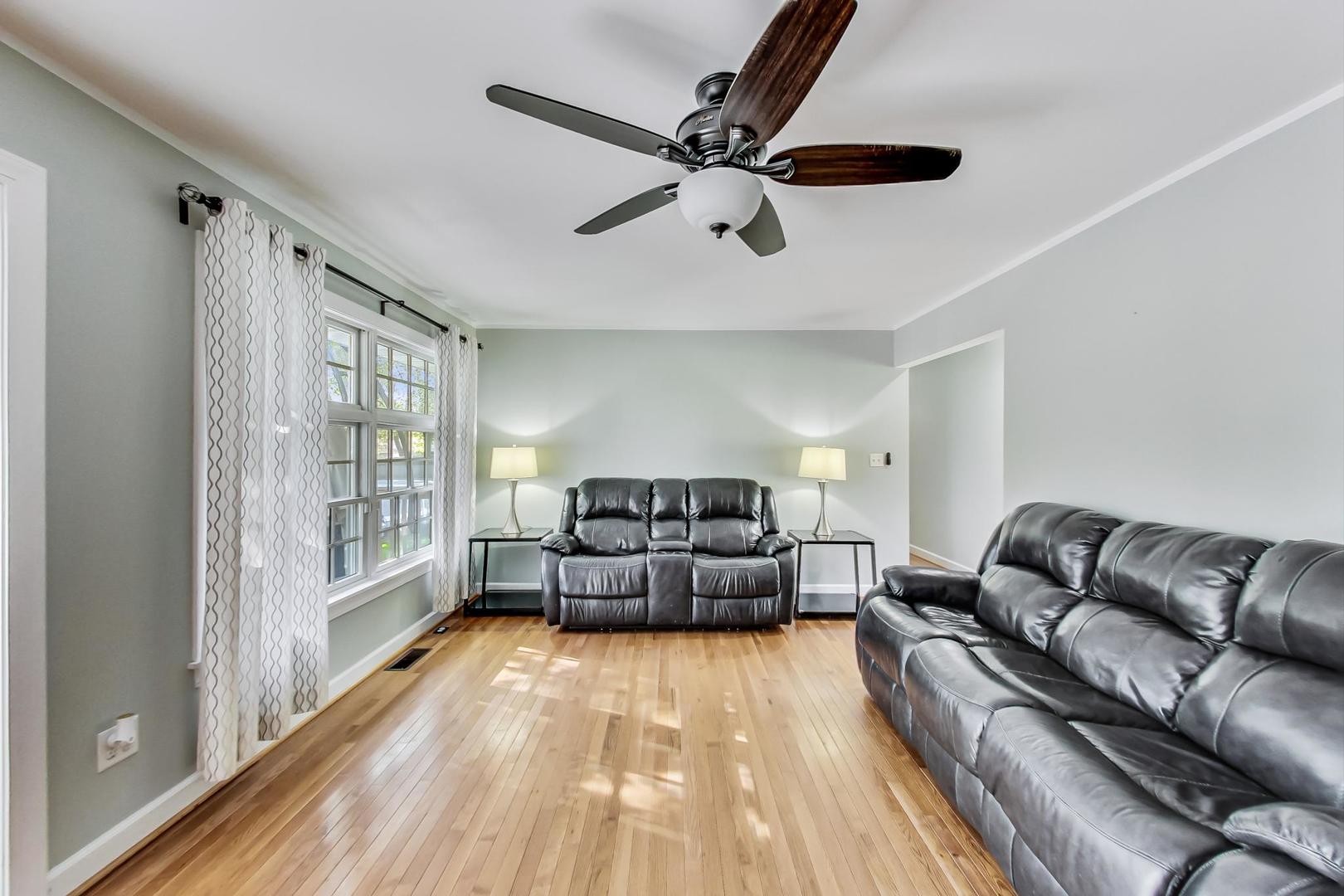 2415 Plum Tree Road Lindenhurst, IL 60046 - Photo 5 of 27 Gallery Image 5
