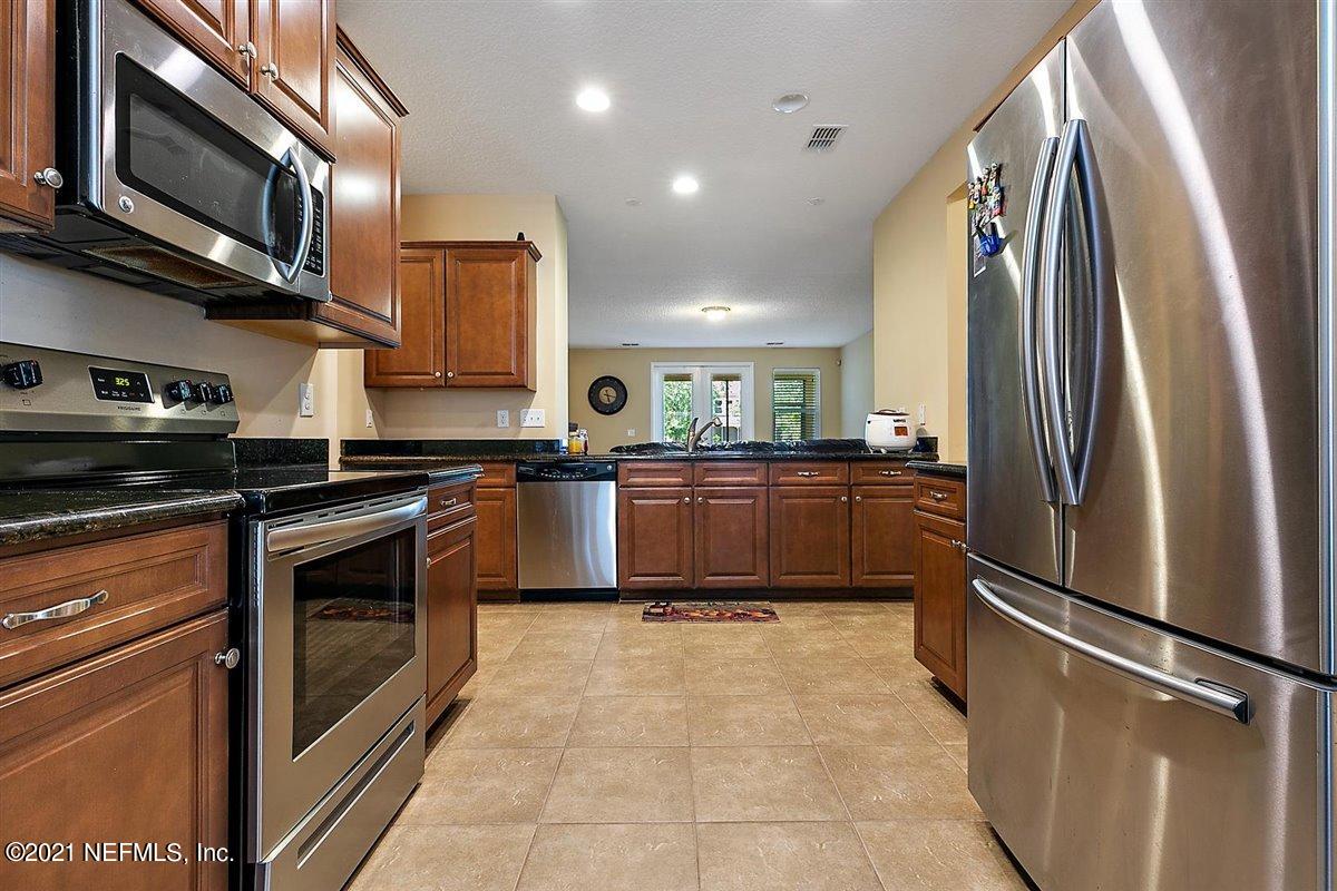 25 Puritan Road Ponte Vedra, FL 32081 - Photo 7 of 34 07-Kitchen
