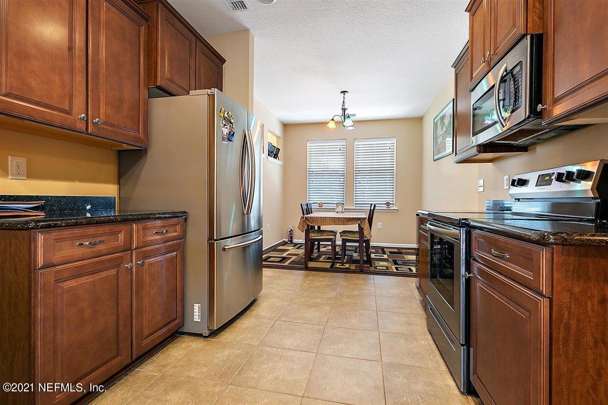 25 Puritan Road Ponte Vedra, FL 32081 - Photo 8 of 34 08-Kitchen & Breakfast Room