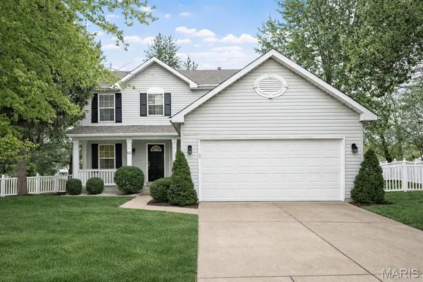 $435,000 | 220 St Marys Drive, Ballwin, MO 63021