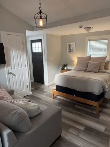 $1,800 | 19 Auburn Avenue, Unit 2, Hampton, NH 03842