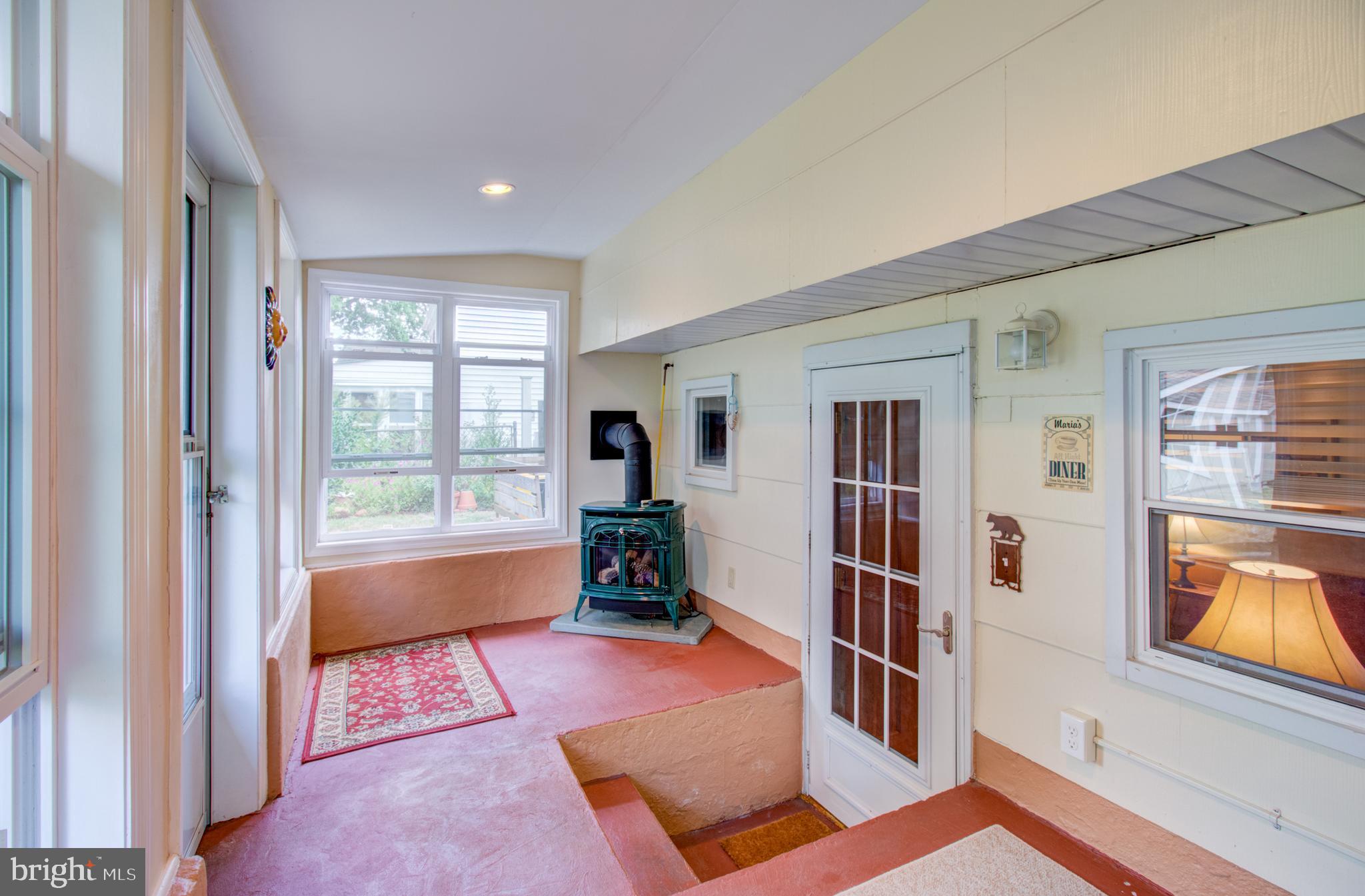 30 Dover Road Hamilton, NJ 08620 - Photo 4 of 32 a livingroom with furniture and a window