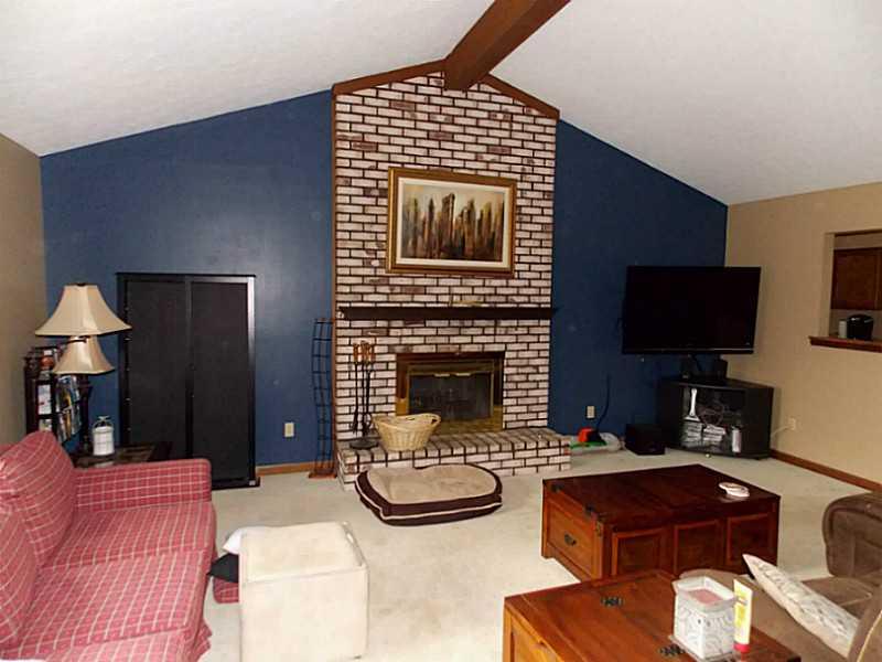 12858 Charing Cross Road Carmel, IN 46033 - Photo 3 of 13 Gallery Image 3