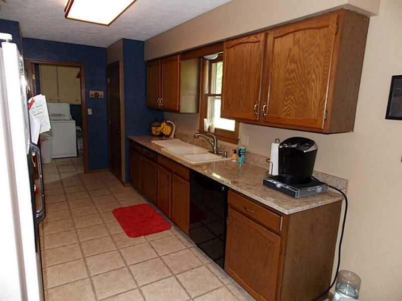 12858 Charing Cross Road Carmel, IN 46033 - Photo 4 of 13 Gallery Image 4