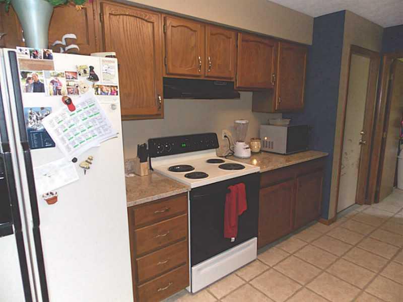 12858 Charing Cross Road Carmel, IN 46033 - Photo 5 of 13 Gallery Image 5