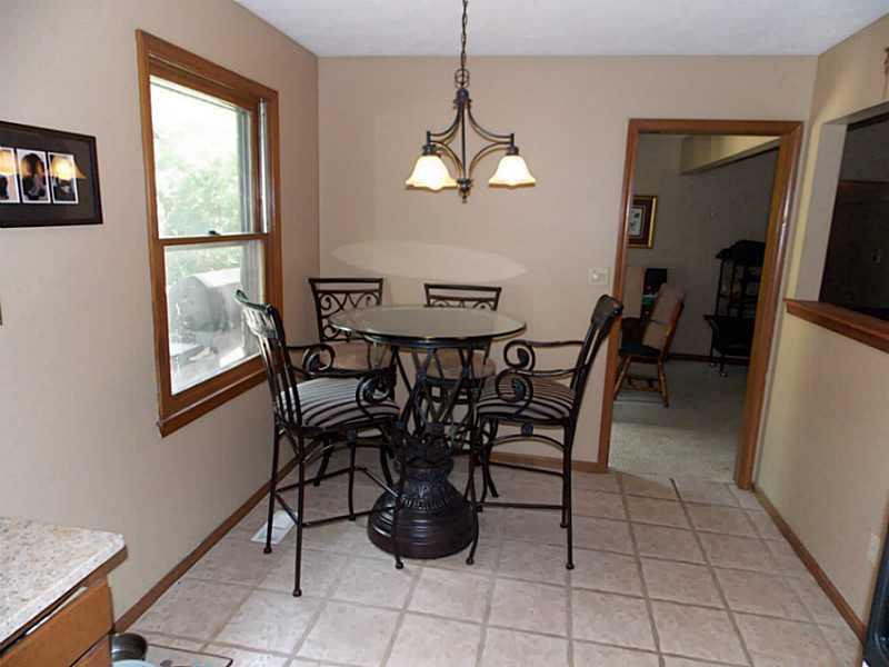 12858 Charing Cross Road Carmel, IN 46033 - Photo 6 of 13 Gallery Image 6