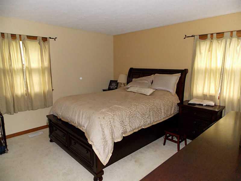 12858 Charing Cross Road Carmel, IN 46033 - Photo 8 of 13 Gallery Image 8