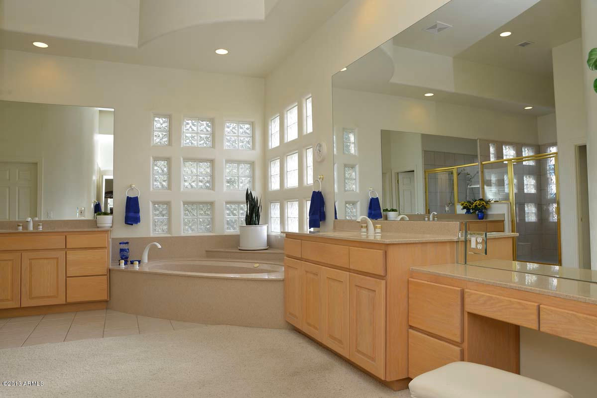 515 East Quartz Rock Road Phoenix, AZ 85085 - Photo 47 of 84 Master Bath-Tub