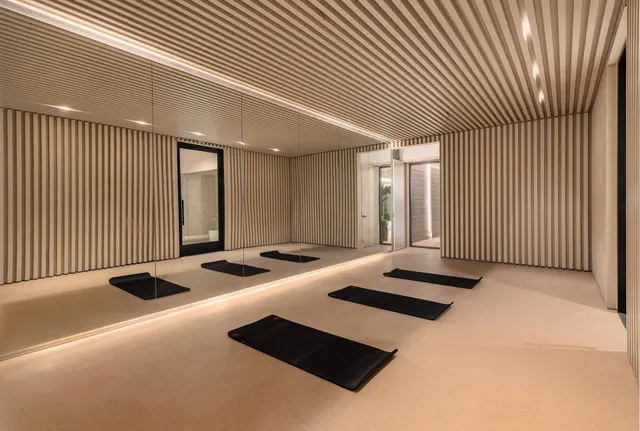 $4,495,000 | 215 West 28th Street, Unit 17C | Chelsea