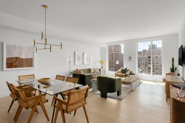 $4,495,000 | 215 West 28th Street, Unit 17C | Chelsea