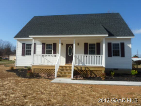 6 Nursery Road Lyndhurst, VA 22952 - Photo 2 of 5 a front view of a house with a yard