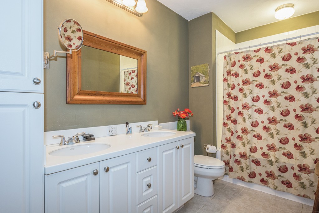 13 Whiting Lane, Unit 13 Hingham, MA 02043 - Photo 12 of 27