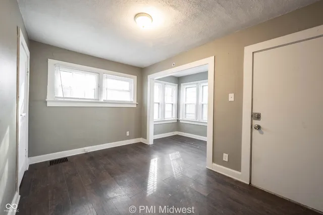 $699 | 1344 Burdsal Parkway, Indianapolis, IN 46208