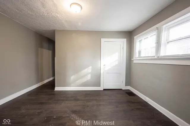 $699 | 1344 Burdsal Parkway, Indianapolis, IN 46208