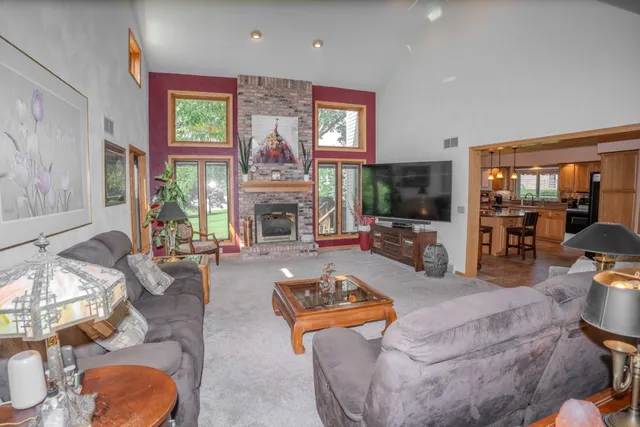 $549,900 | 18 Clarendon Court, Madison, WI 53704