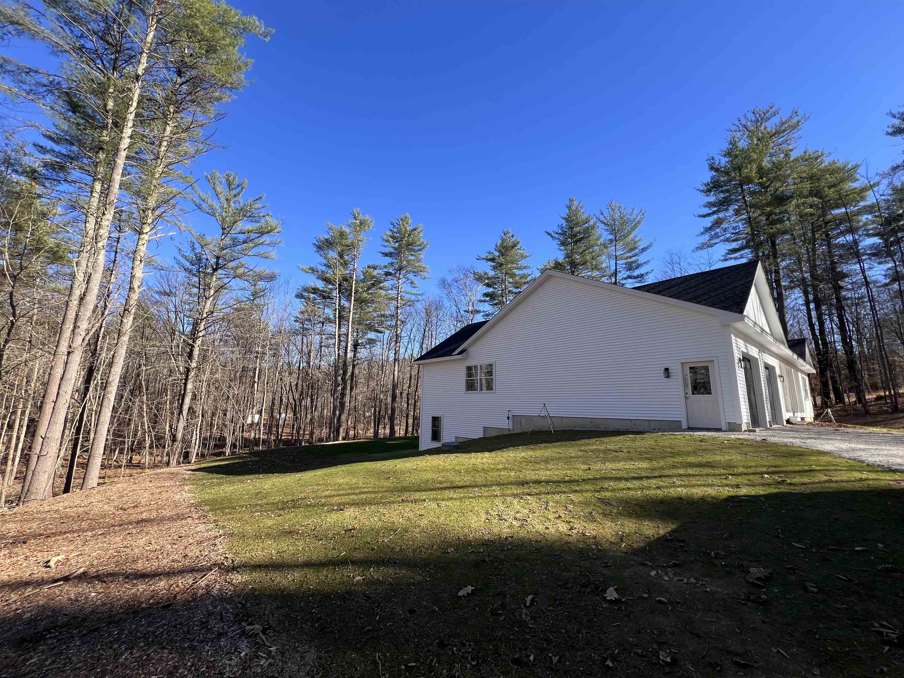53 Webber Road Strafford, NH 03884 - Photo 3 of 19