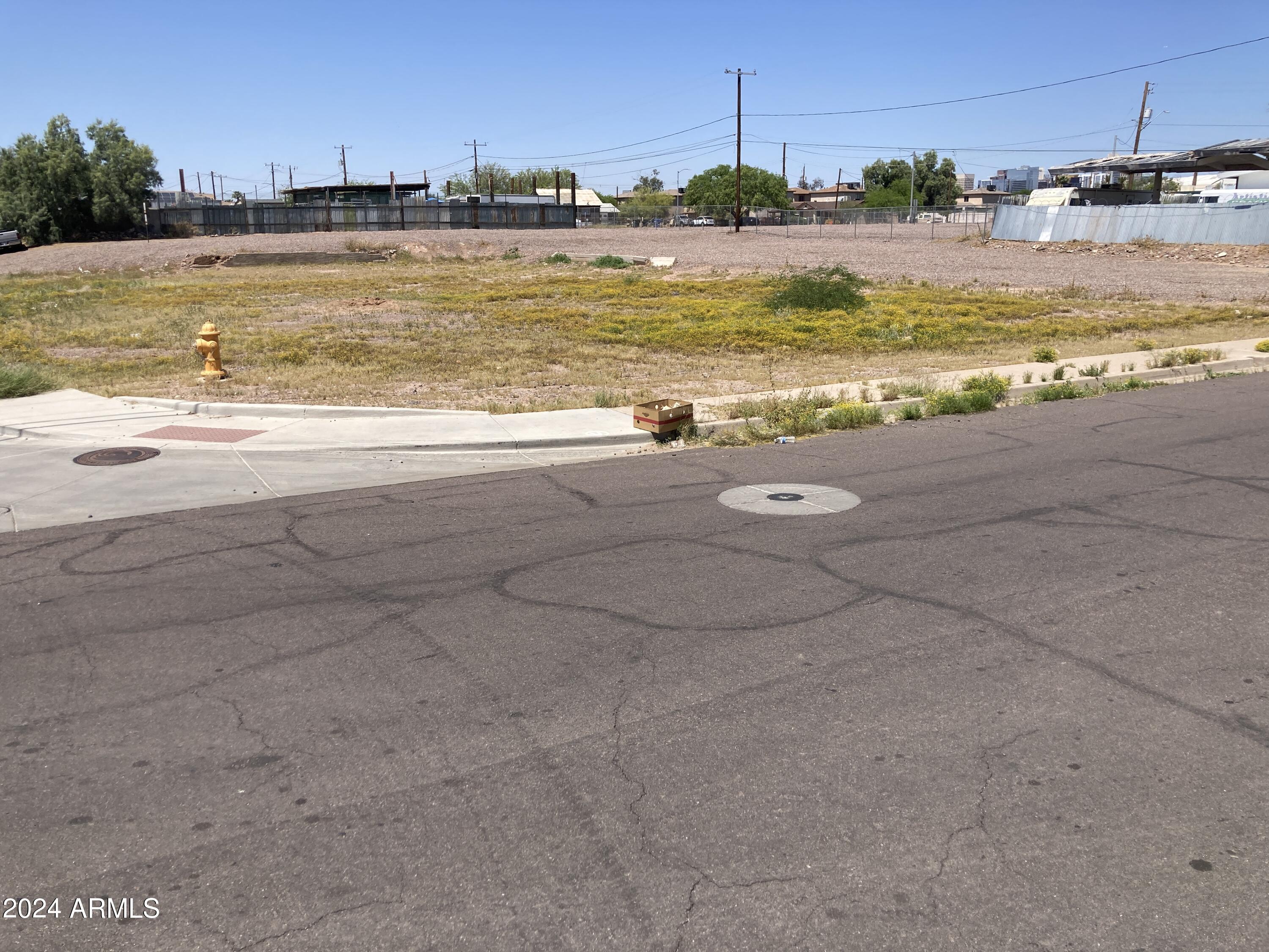 1824 South 12th Street, Unit 175 Phoenix, AZ 85034 - Photo 2 of 7 a view of an ocean and beach