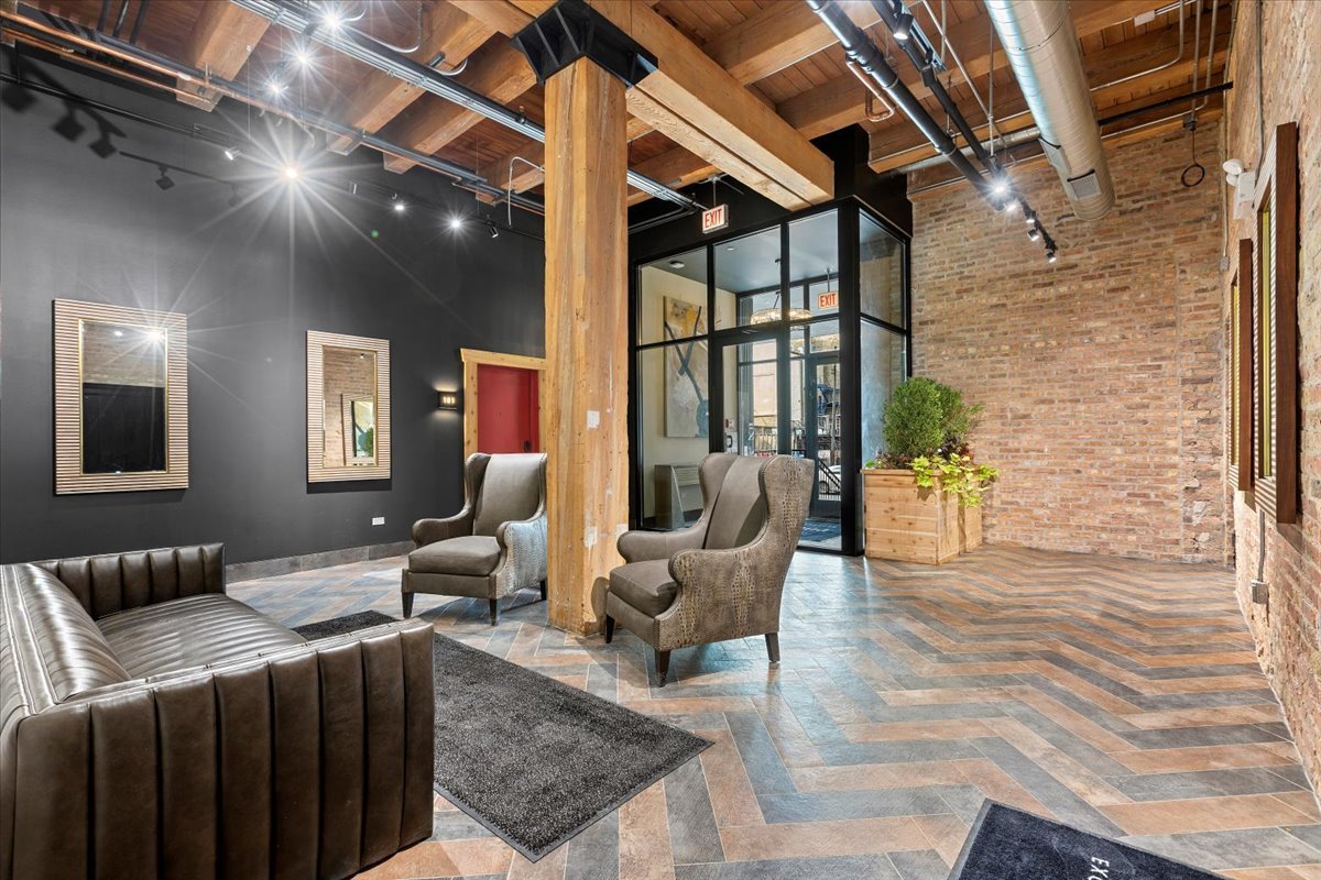 153 West Ohio Street, Unit 406 Chicago, IL 60654 - Photo 8 of 13