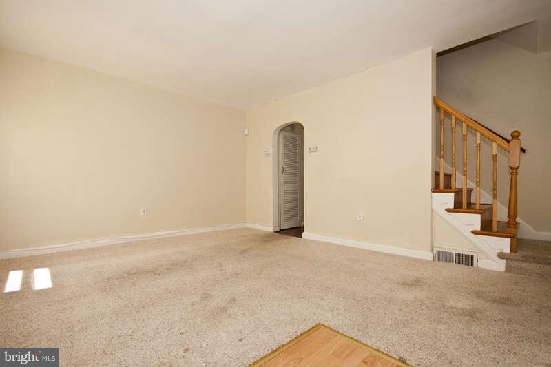1806 Swansea Road Baltimore, MD 21239 - Photo 7 of 18 Living Room