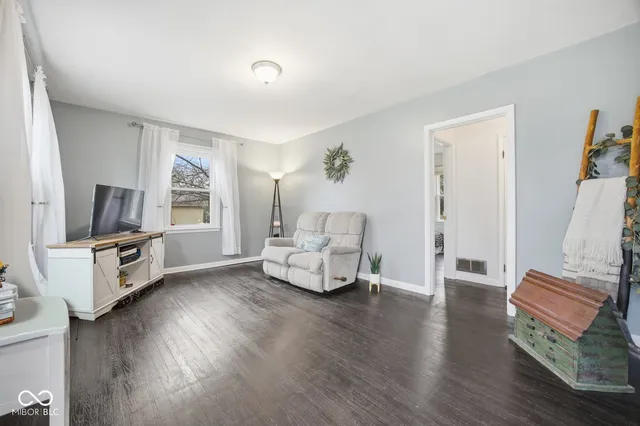 $265,000 | 1969 North Klare Road, Shelbyville, IN 46176