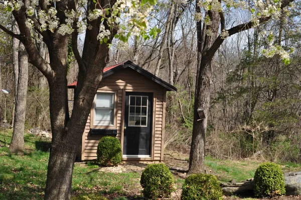 $799,900 | 840 Commerce Road, Staunton, VA 24401