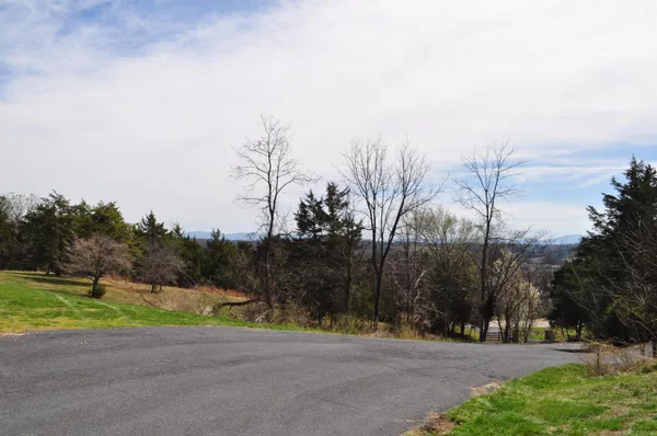 $799,900 | 840 Commerce Road, Staunton, VA 24401