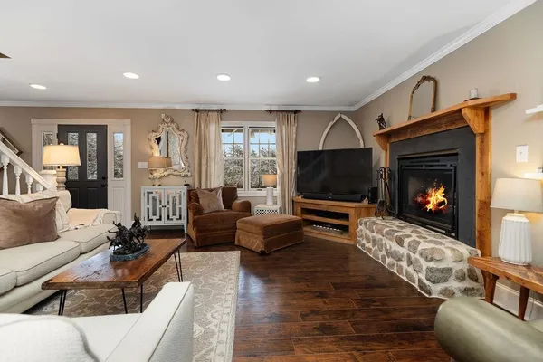 $825,000 | 840 Commerce Road, Staunton, VA 24401