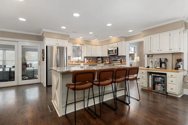 $799,900 | 840 Commerce Road, Staunton, VA 24401