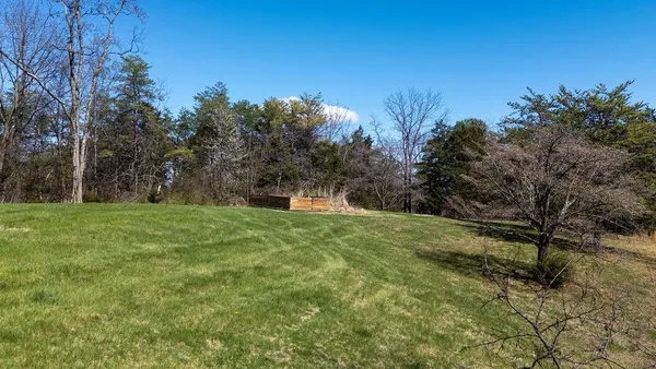 $825,000 | 840 Commerce Road, Staunton, VA 24401