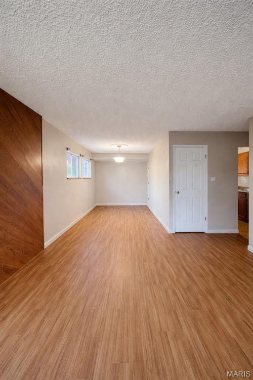 10632 Glen Garry Road St. Louis, MO 63137 - Photo 2 of 9