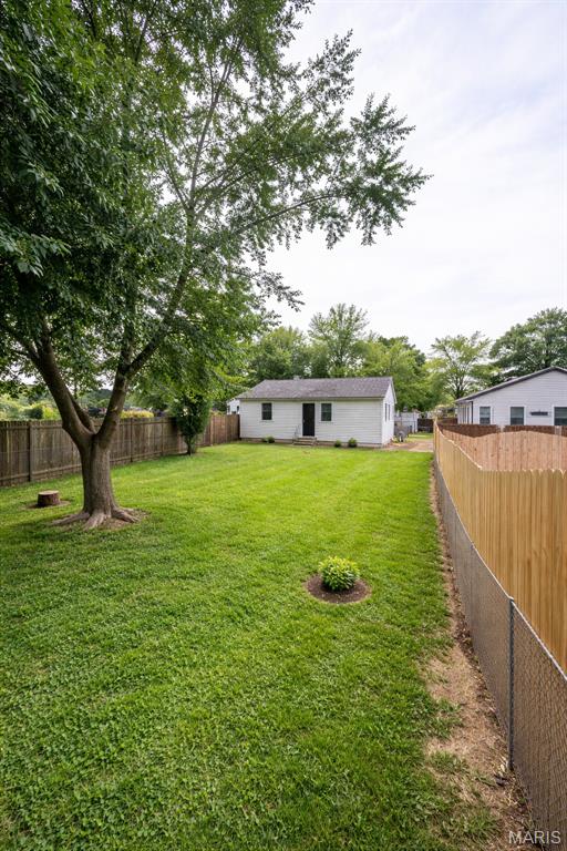 10632 Glen Garry Road St. Louis, MO 63137 - Photo 9 of 9
