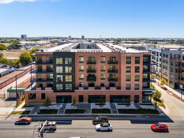 $1,500 | 4315 South Congress Avenue, Unit 523, Austin, TX 78745