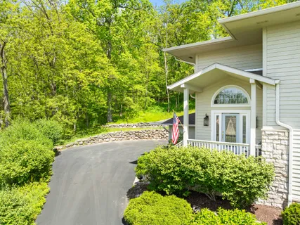 $1,029,900 | 1066 Edinborough Court, Geneva, WI 53147