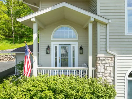 $1,029,900 | 1066 Edinborough Court, Geneva, WI 53147