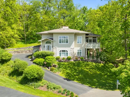 $1,029,900 | 1066 Edinborough Court, Geneva, WI 53147