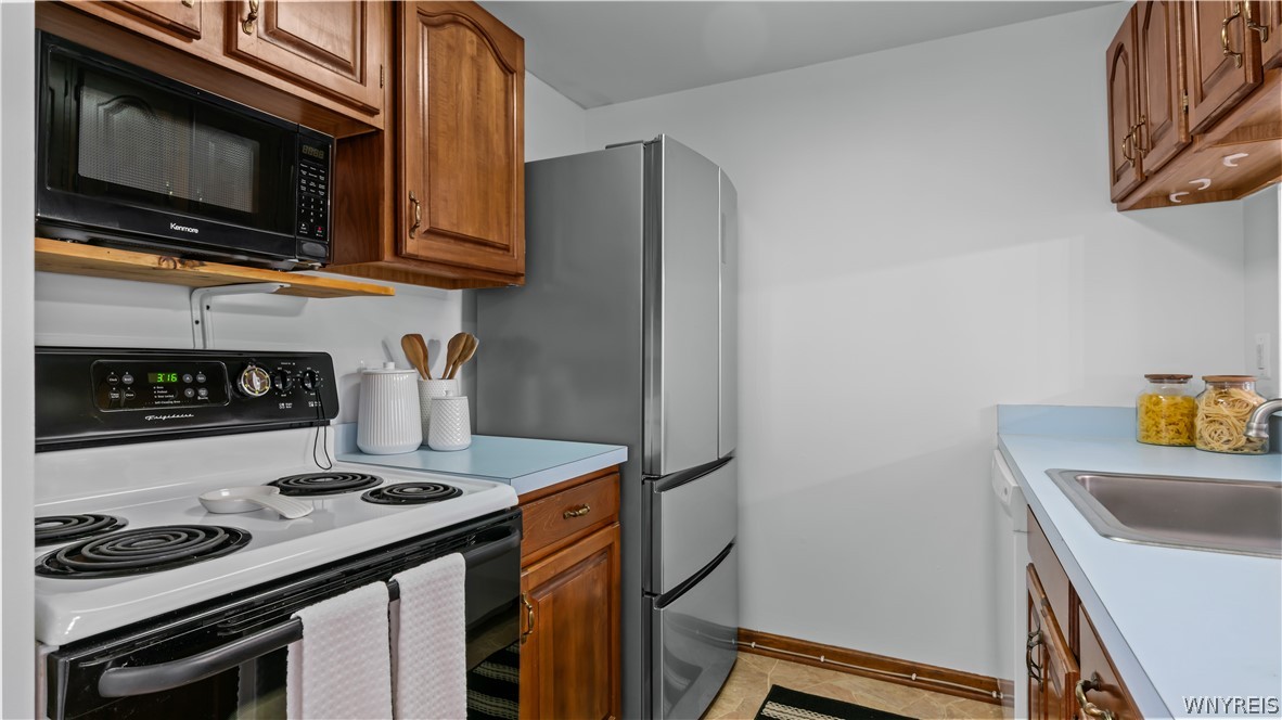 270 Buffalo Road, Unit 27 East Aurora, NY 14052 - Photo 7 of 40