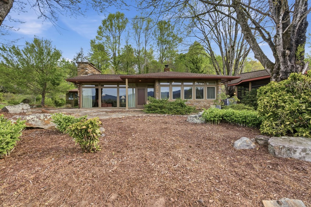 6203 Airport Road Andrews, NC 28901 - Photo 40 of 50 a front view of a house with a garden