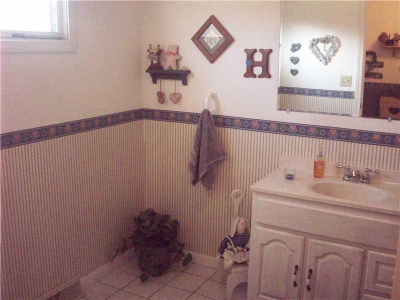 48 Reno Road Hermitage, PA 16148 - Photo 11 of 21 Full Bath. Main floor full bath, includes a stand up shower.