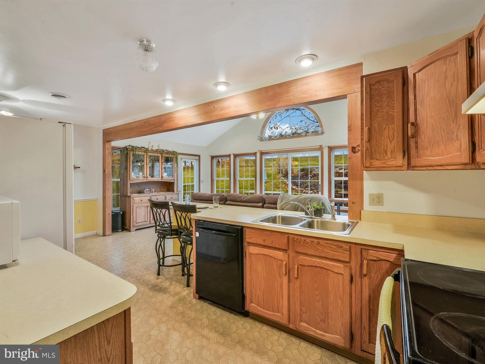 62 Mowery Road Jonestown, PA 17038 - Photo 4 of 20 Kitchen/Dining
