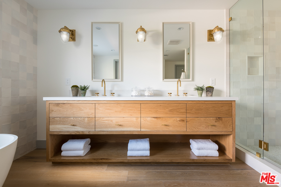 12115 Viewcrest Road Studio City, CA 91604 - Photo 27 of 44 Gallery Image 27