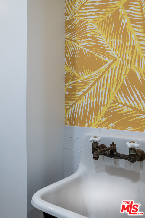12115 Viewcrest Road Studio City, CA 91604 - Photo 37 of 44 Gallery Image 37